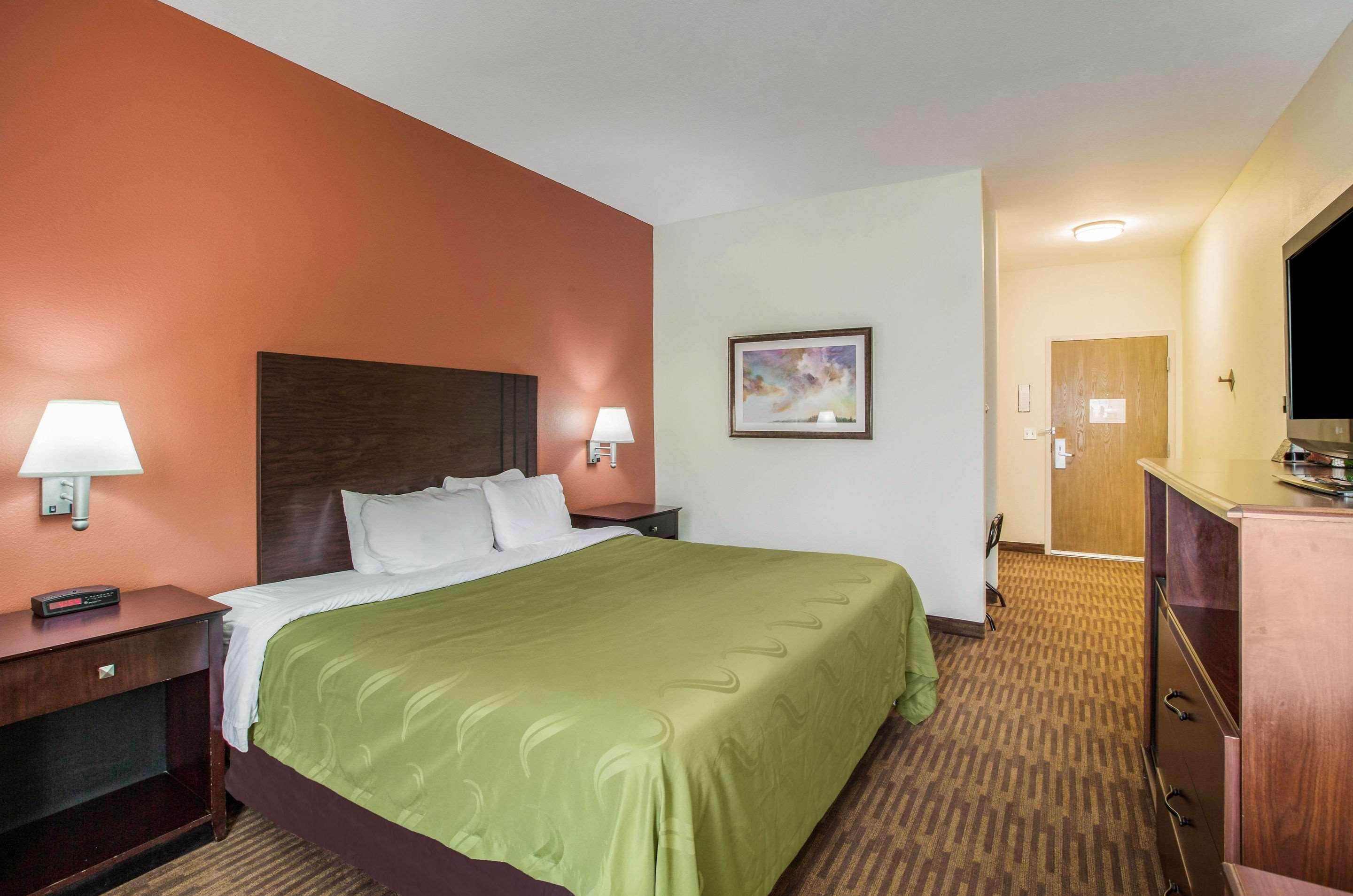 Quality Inn & Suites Lawrence - University Area Ngoại thất bức ảnh