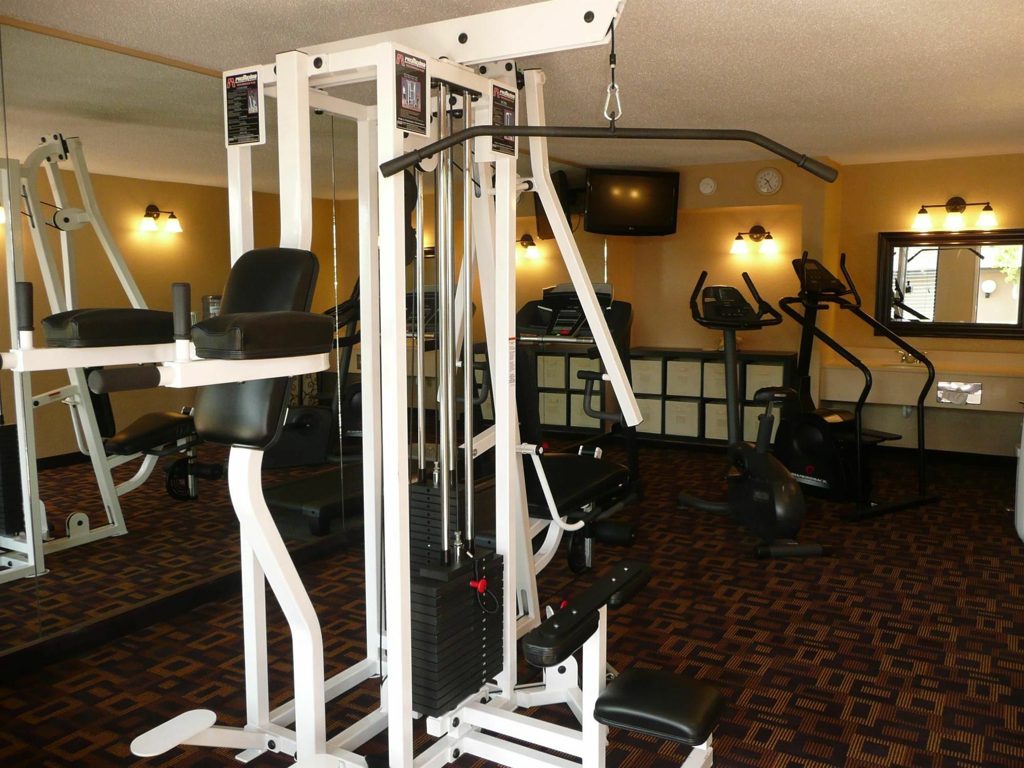 Quality Inn & Suites Lawrence - University Area Ngoại thất bức ảnh